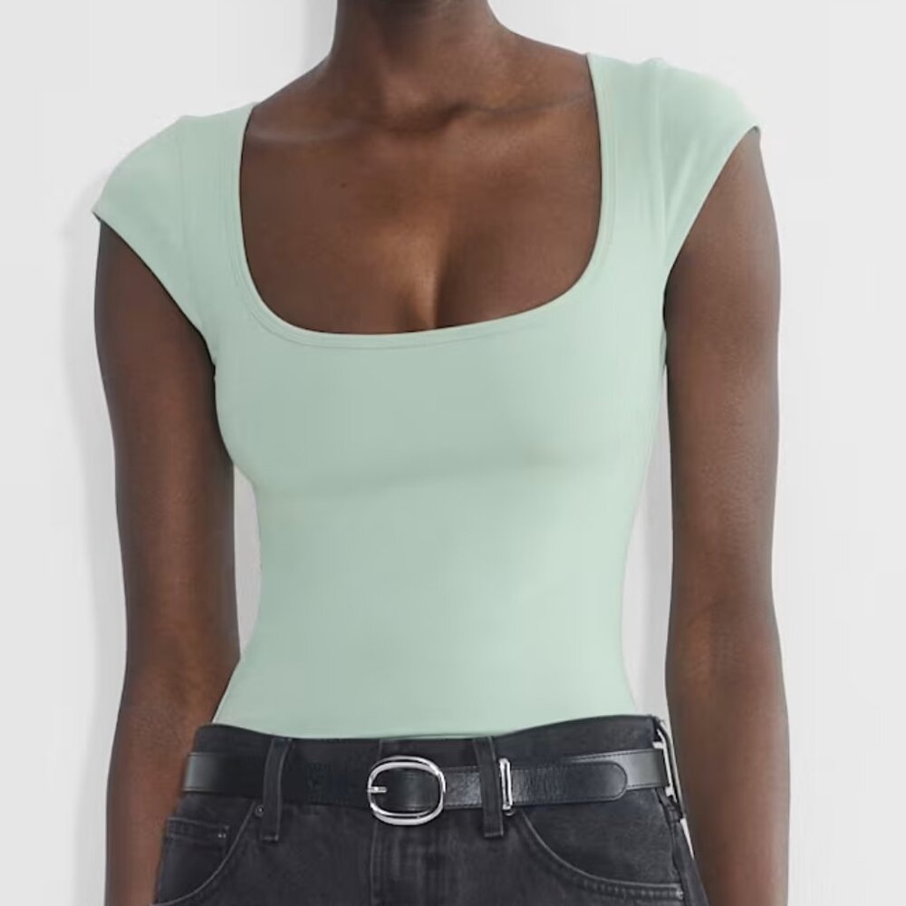 Aritzia Original Contour Quantum Top in Terrace Sage NWOT, Sold Out on Website